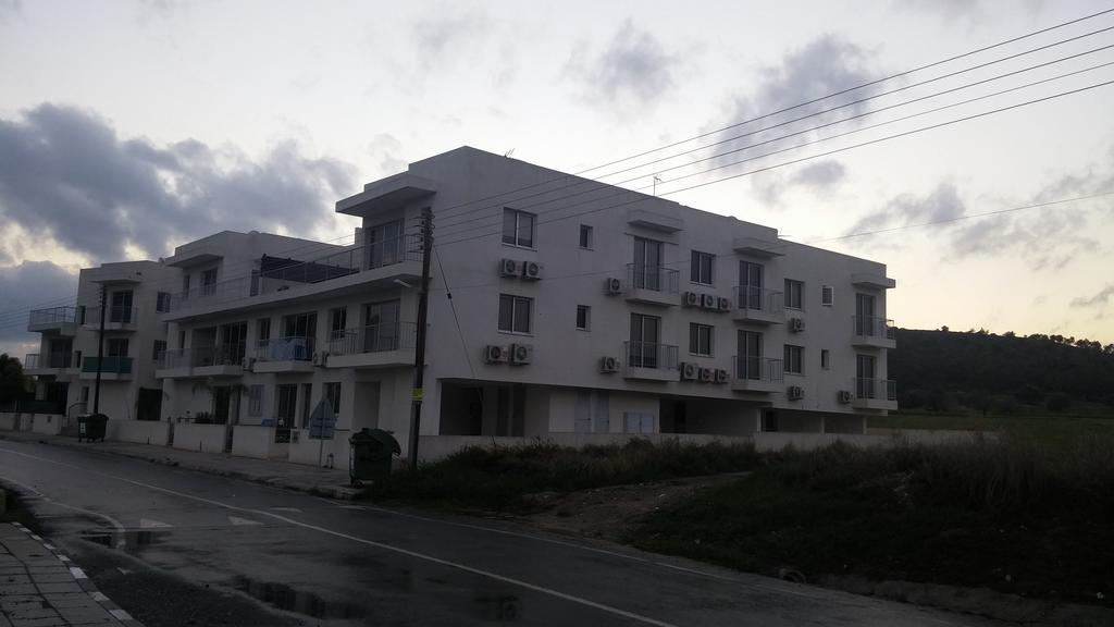 Palms Resort Apartments Alethriko Esterno foto