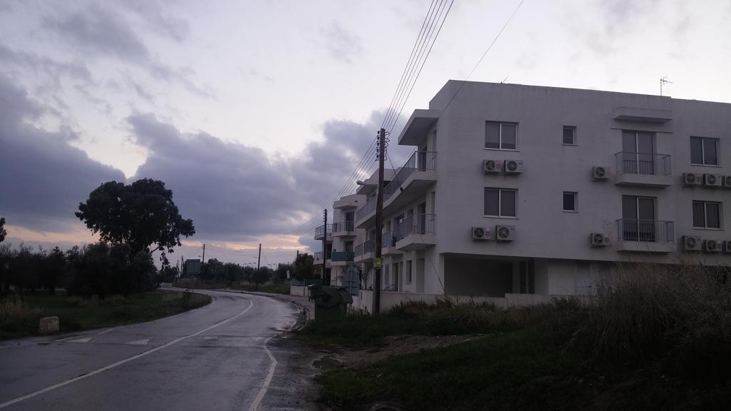 Palms Resort Apartments Alethriko Esterno foto