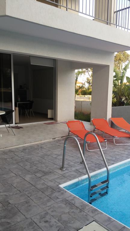 Palms Resort Apartments Alethriko Esterno foto