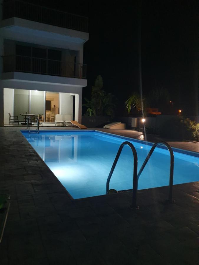 Palms Resort Apartments Alethriko Esterno foto